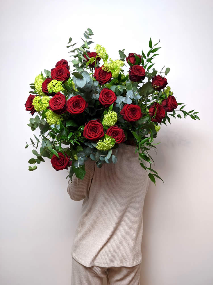 Red Rose Bouquet - Image 7
